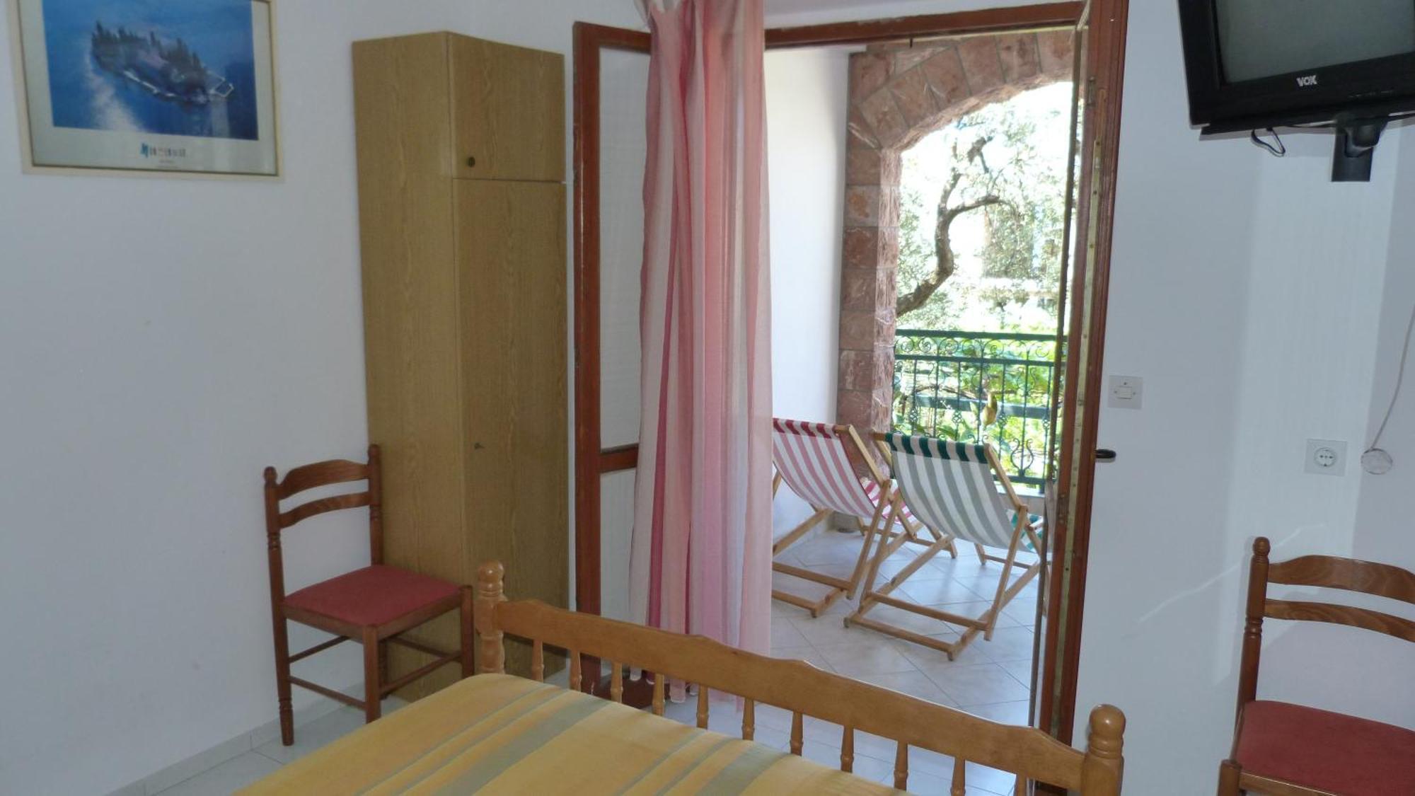 Zoro Apartments スヴェティ・ステファン 部屋 写真